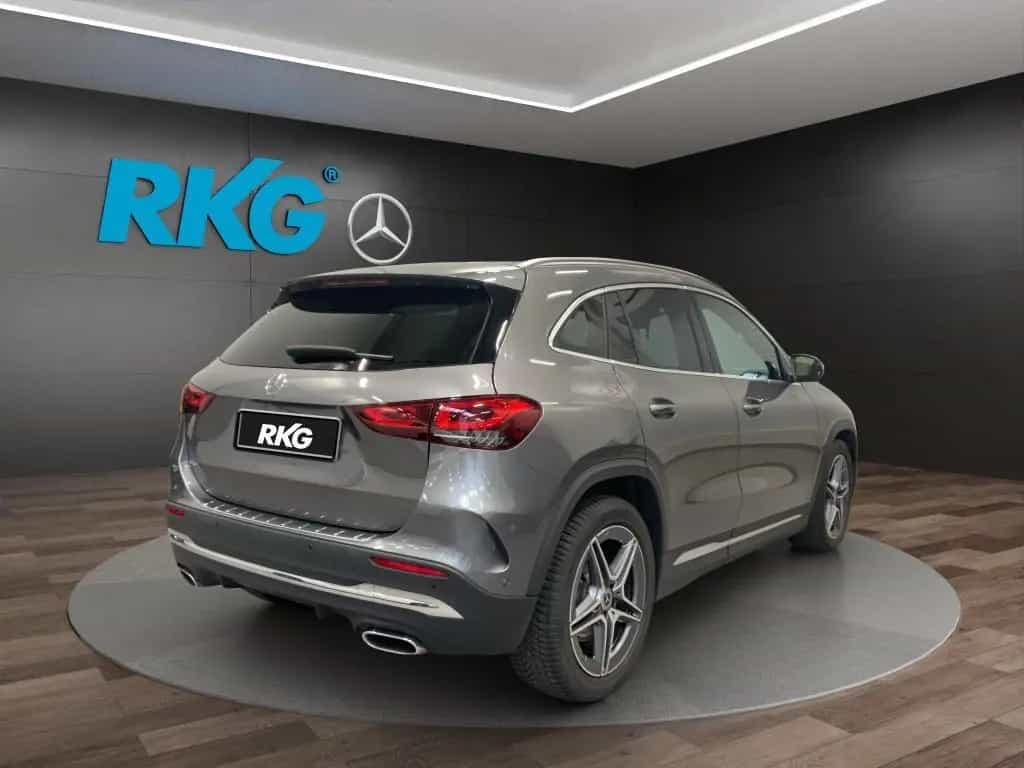 Mercedes-Benz GLA-Class 250 4M AMG PANORAMA SPURPAKET PDC KAMERA LED 01/2022-photo-2