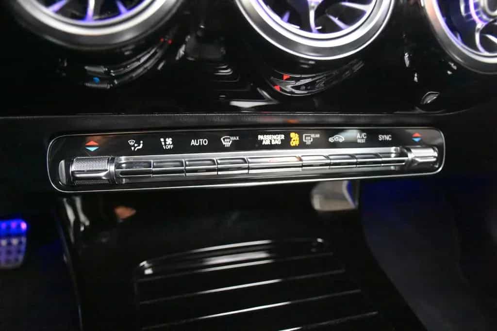 Mercedes-Benz CLA 220 Shooting Brake CLA 220 AMG DCT LED Navi Ambiente Pano Kamera 12/2019-photo-23