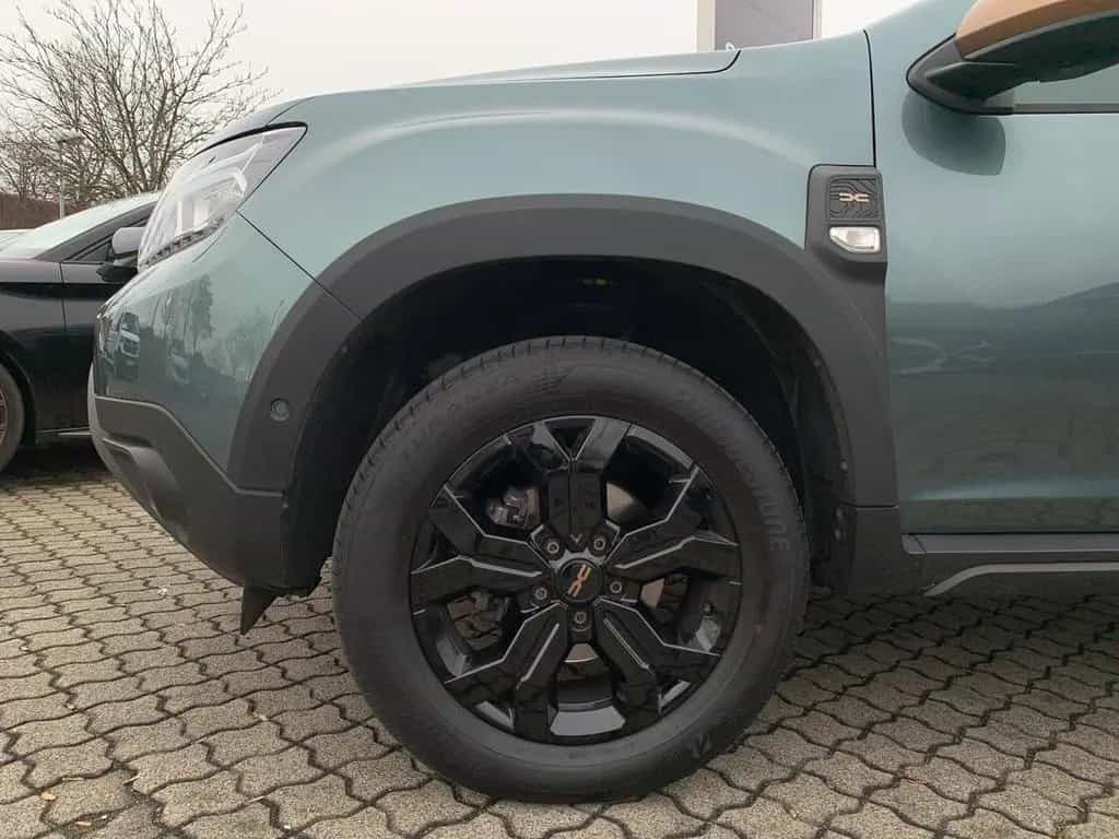 Dacia Duster EXTREME TCe 150 EDC LED+NAVI+360°KAMERA 01/2024-photo-11