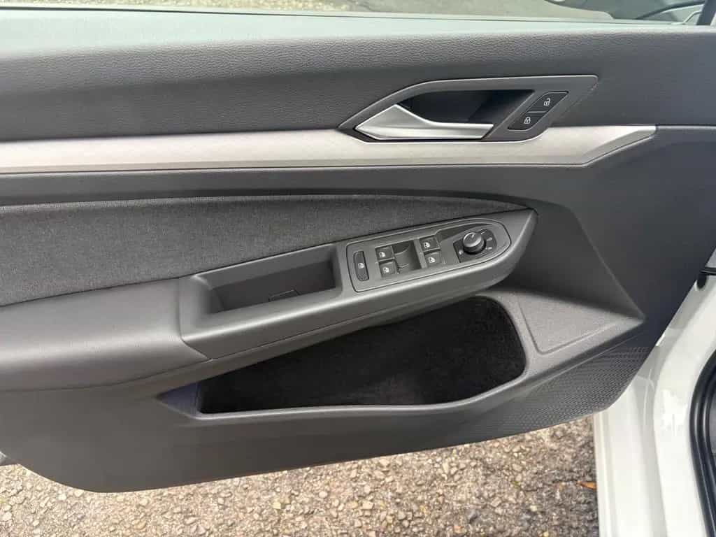 Volkswagen Golf VIII Lim. Life LED/AppConnect/ 08/2023-photo-10
