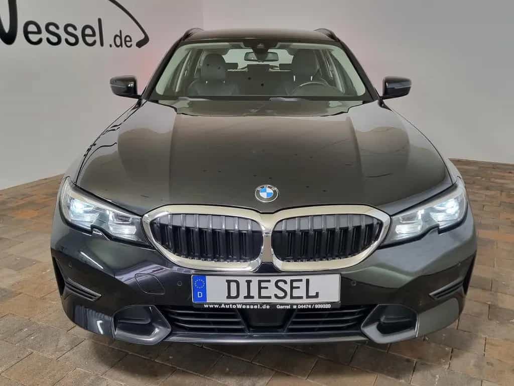 BMW 320 d Sport Line LED ACC AHK Navi Hifi T-Leder 10/2021-photo-23