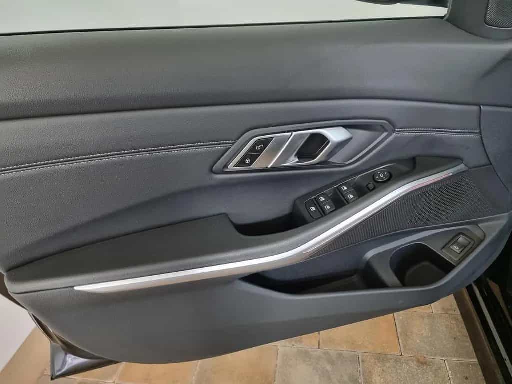 BMW 320 d Sport Line LED ACC AHK Navi Hifi T-Leder 10/2021-photo-24