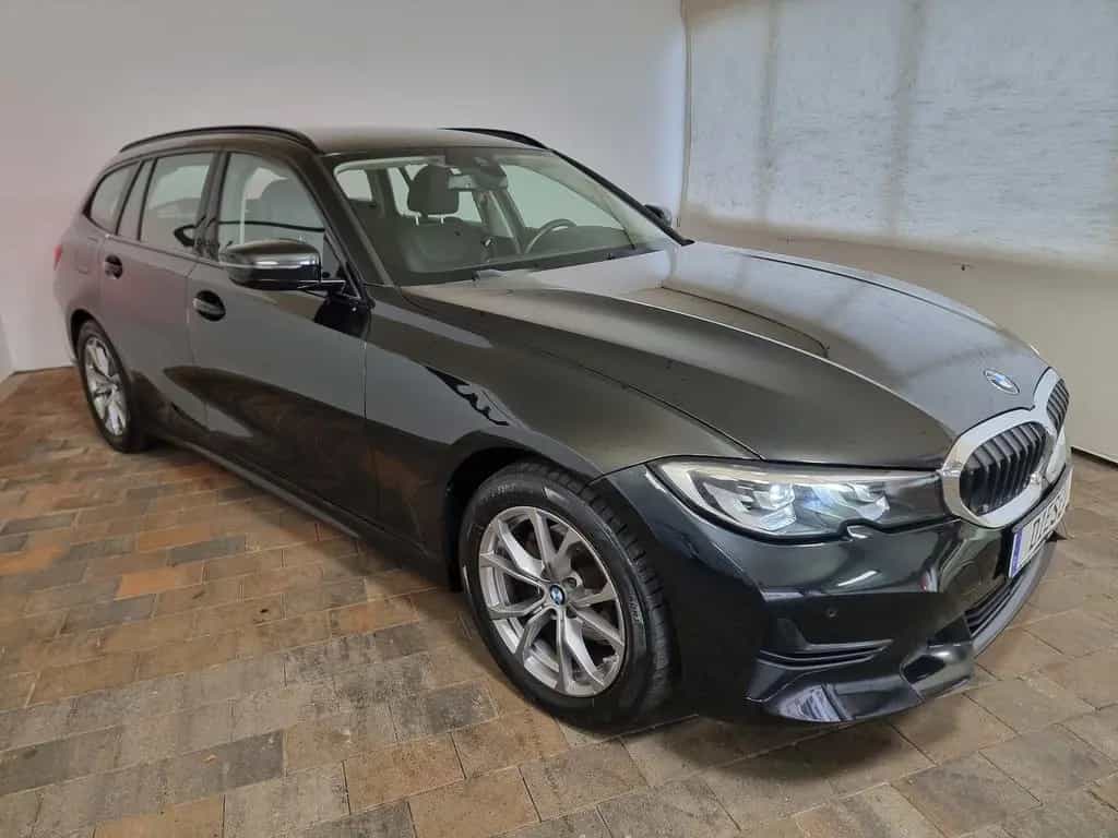 BMW 320 d Sport Line LED ACC AHK Navi Hifi T-Leder 10/2021-photo-4