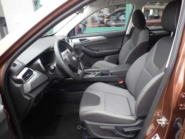 BAIC Beijing X35 1,5L Turbo LED Apple CarPlay Android null-photo-6