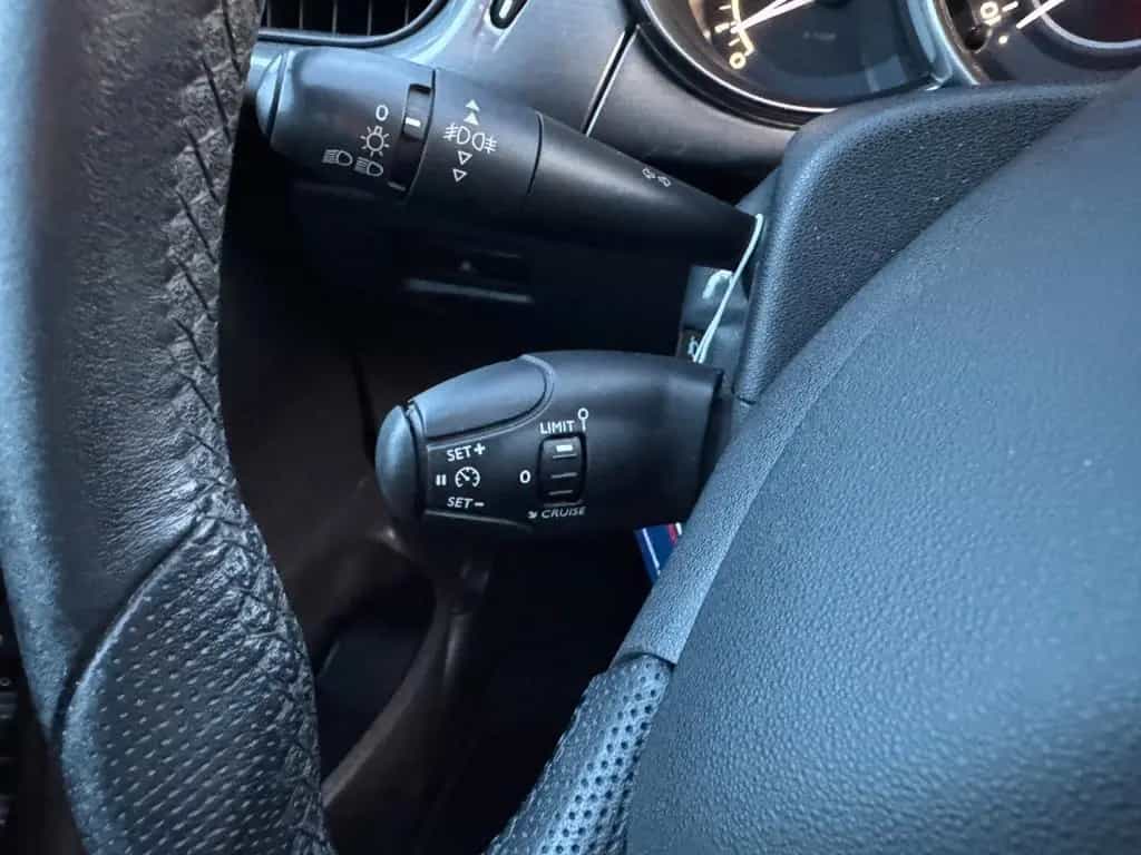 Citroën C3 1.6 Exclusive*Aut*Klima*PDC*Temp*TÜV NEU* 07/2012-photo-18