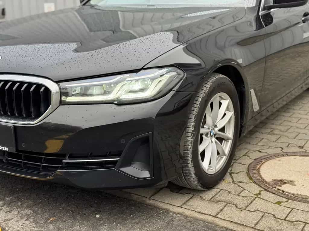 BMW 520 d Touring xDrive Laser HUD DriAssPro Dakota A 06/2022-photo-1