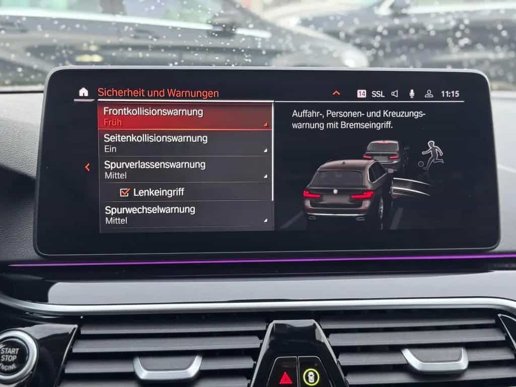 BMW 520 d Touring xDrive Laser HUD DriAssPro Dakota A 06/2022-photo-20