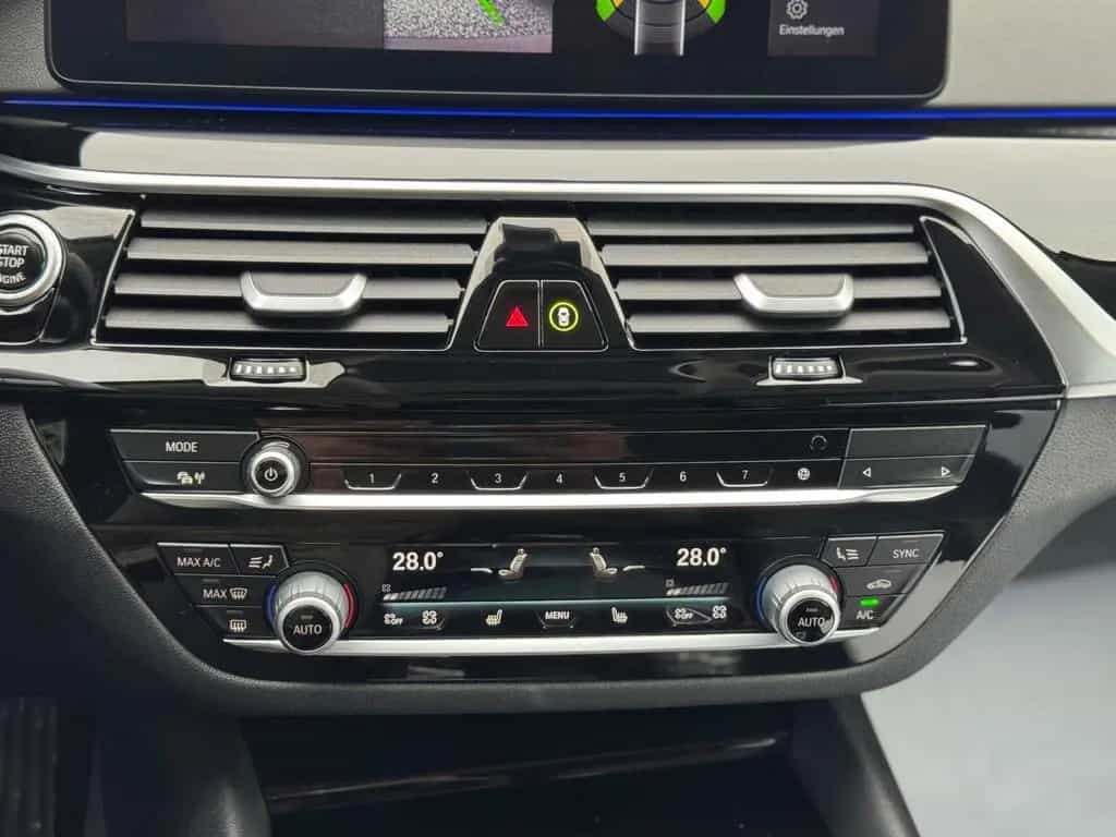 BMW 520 d Touring xDrive Laser HUD DriAssPro Dakota A 06/2022-photo-21