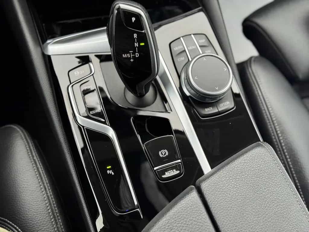 BMW 520 d Touring xDrive Laser HUD DriAssPro Dakota A 06/2022-photo-23
