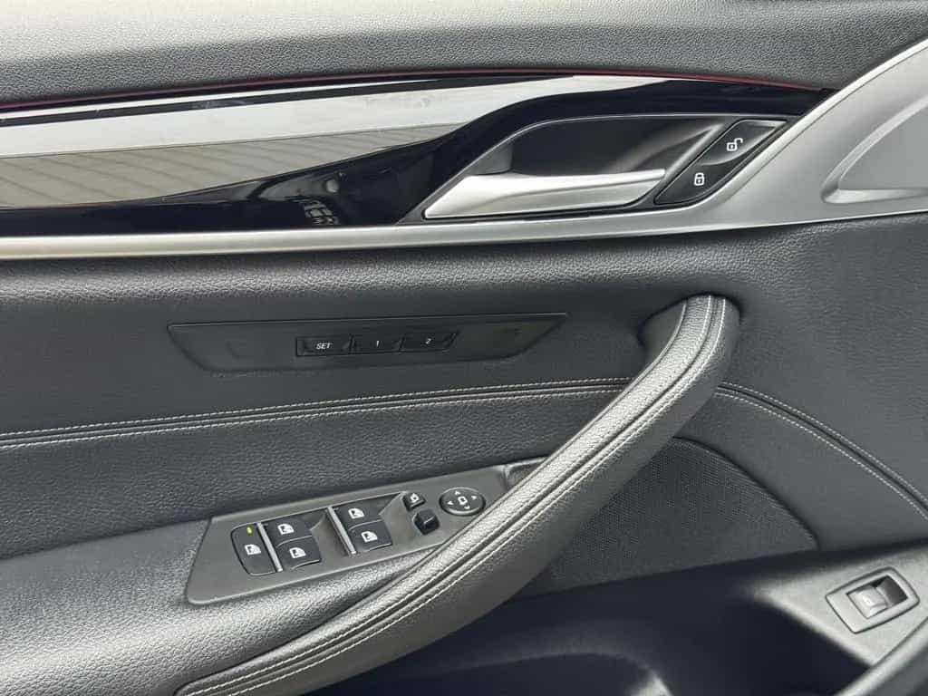 BMW 520 d Touring xDrive Laser HUD DriAssPro Dakota A 06/2022-photo-25