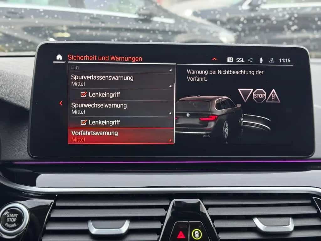 BMW 520 d Touring xDrive Laser HUD DriAssPro Dakota A 06/2022-photo-35