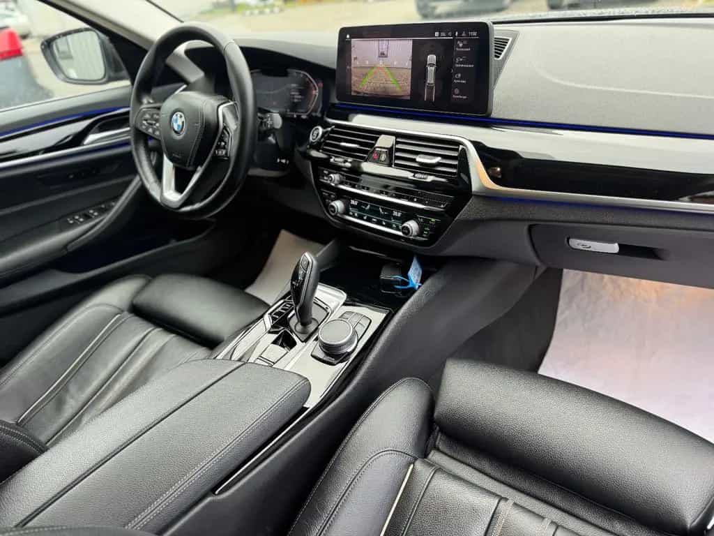 BMW 520 d Touring xDrive Laser HUD DriAssPro Dakota A 06/2022-photo-36