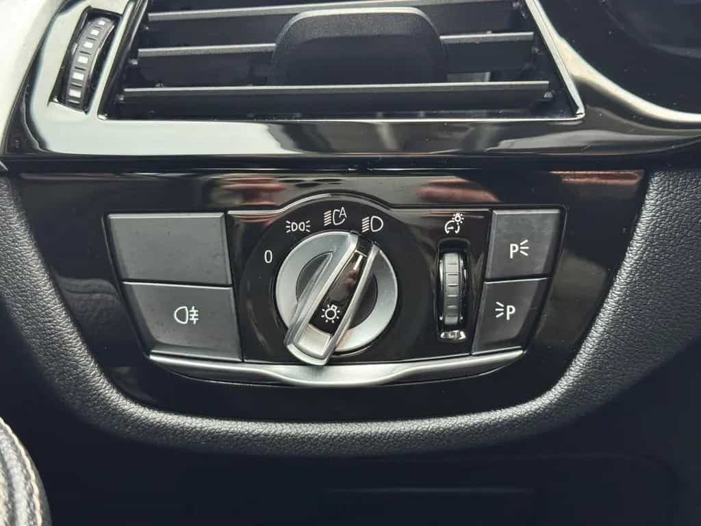 BMW 520 d Touring xDrive Laser HUD DriAssPro Dakota A 06/2022-photo-39