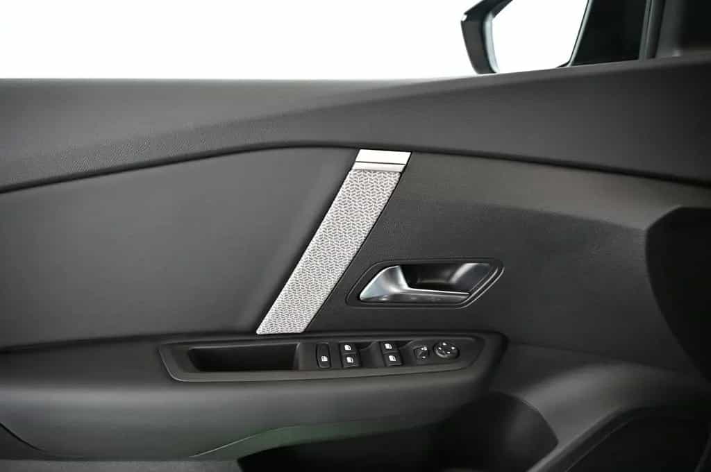 Citroën C4 X 1.2 PT EAT8 130 MAX LED/NAV/SOUND/PANO/H-UP 04/2024-photo-29