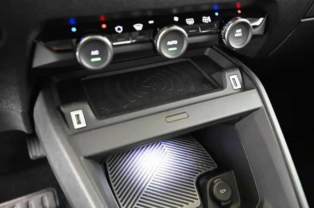 Citroën C4 X 1.2 PT EAT8 130 MAX LED/NAV/SOUND/PANO/H-UP 04/2024-photo-32