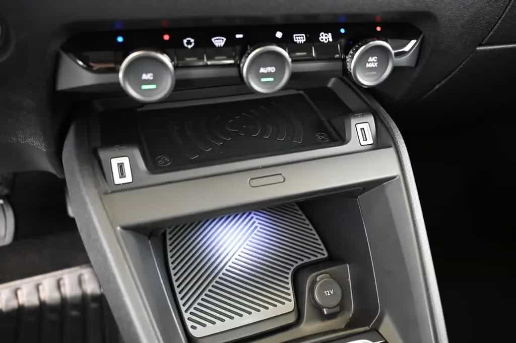 Citroën C4 X 1.2 PT EAT8 130 MAX LED/NAV/SOUND/PANO/H-UP 03/2024-photo-31