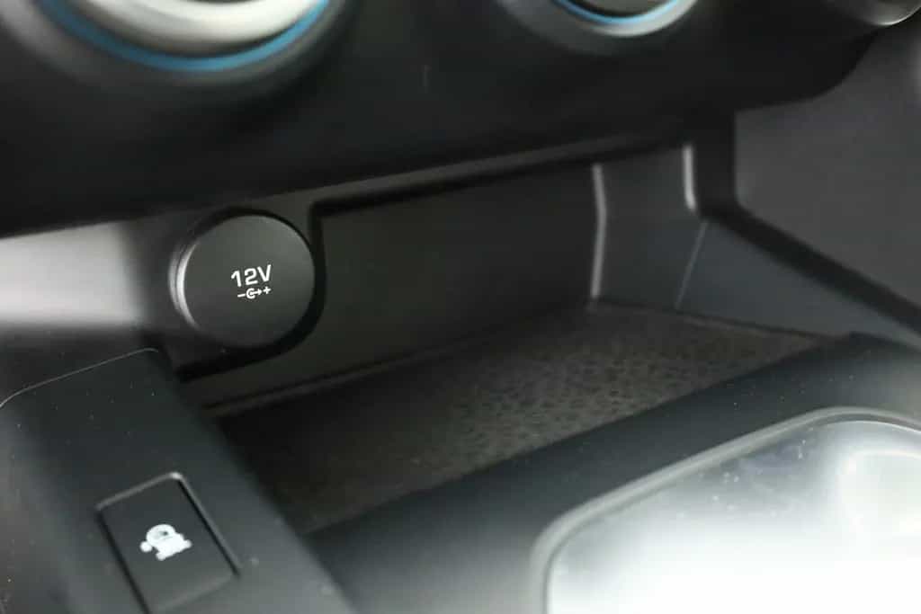Jaguar E-Pace 2.0 R-Dynamic SE AWD LED Kamera AHK Leder 10/2019-photo-12