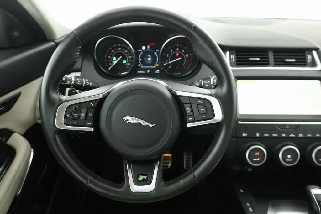 Jaguar E-Pace 2.0 R-Dynamic SE AWD LED Kamera AHK Leder 10/2019-photo-14