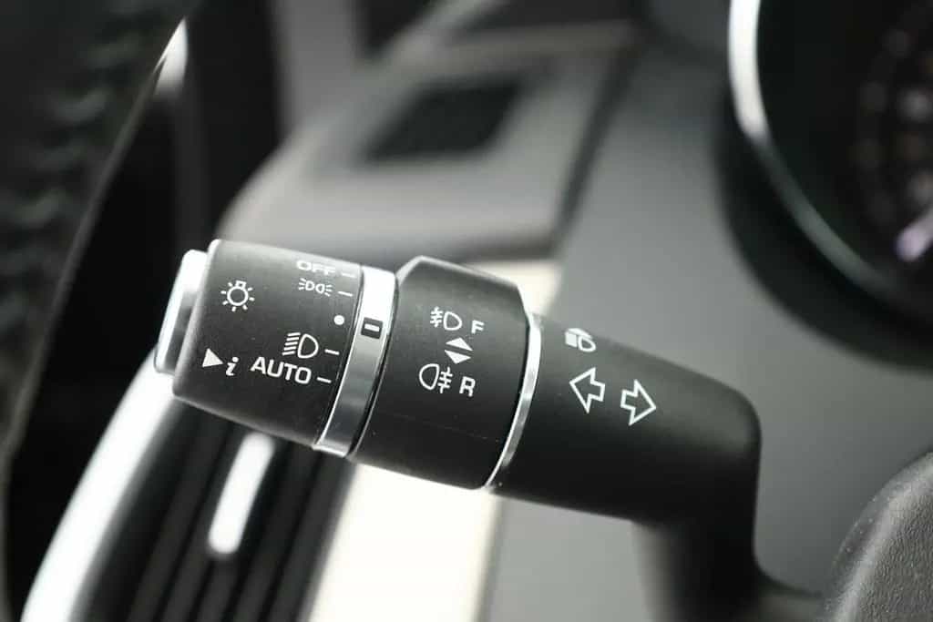 Jaguar E-Pace 2.0 R-Dynamic SE AWD LED Kamera AHK Leder 10/2019-photo-17