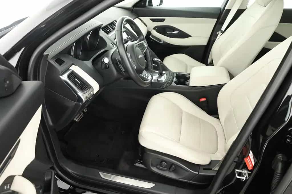 Jaguar E-Pace 2.0 R-Dynamic SE AWD LED Kamera AHK Leder 10/2019-photo-21