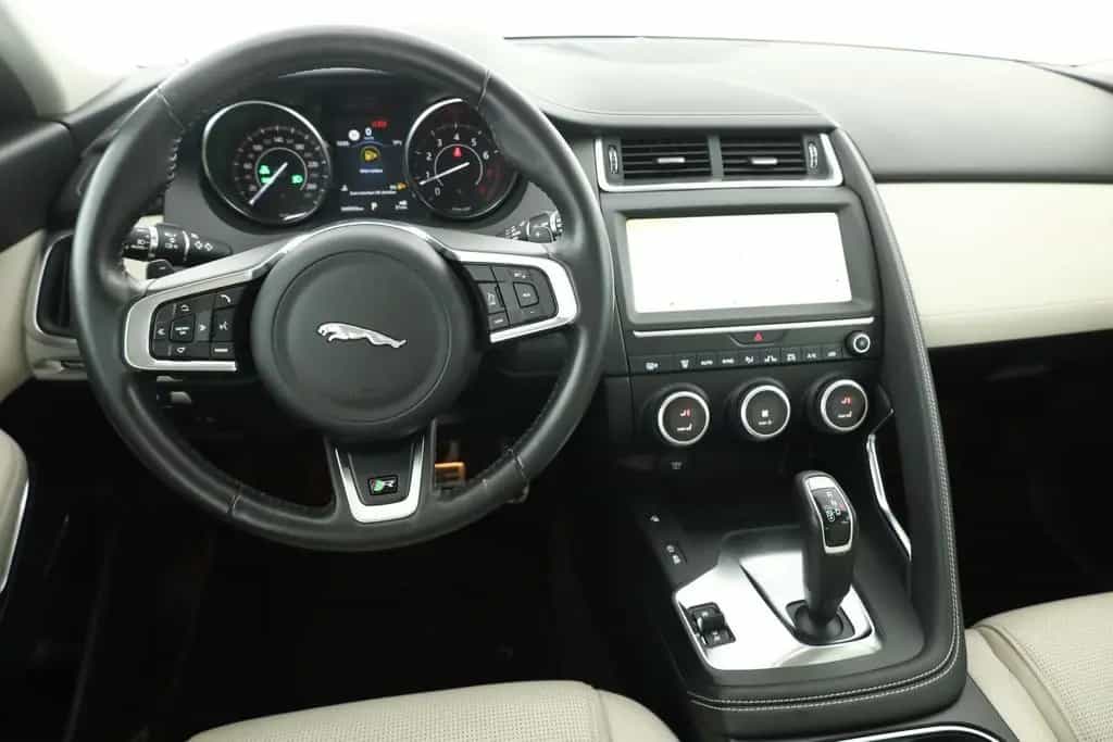 Jaguar E-Pace 2.0 R-Dynamic SE AWD LED Kamera AHK Leder 10/2019-photo-8