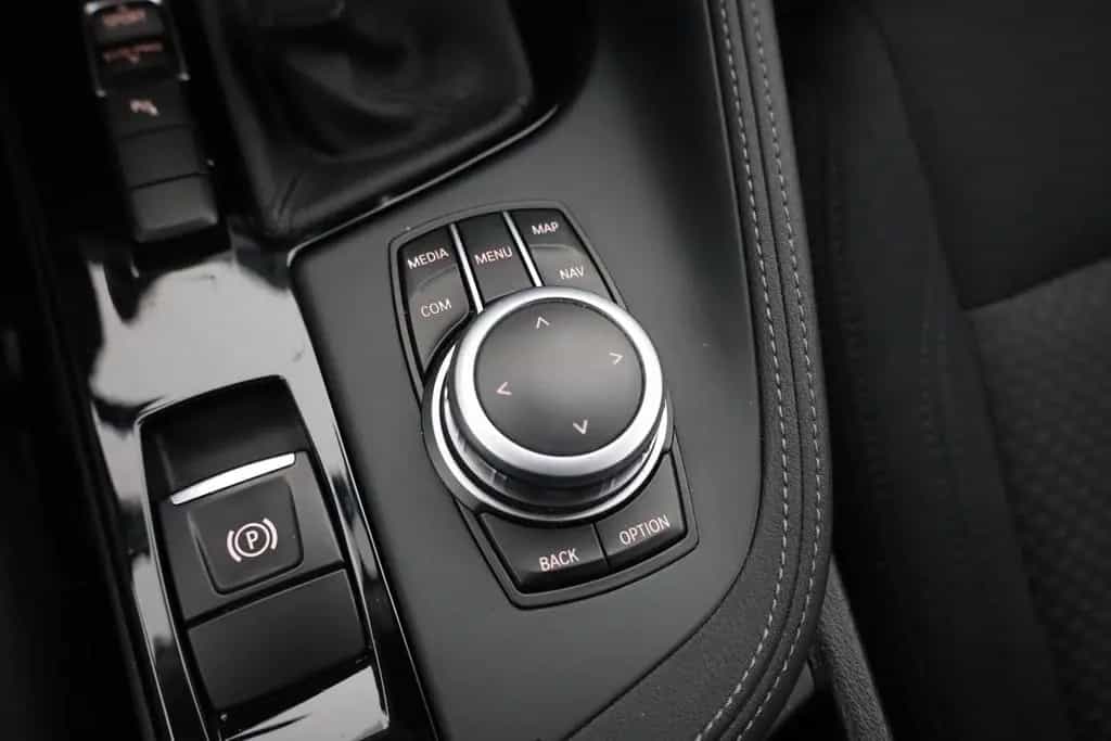 BMW X2 20i sDrive Advantage LED Navi Sitzheizung PDC 10/2019-photo-13