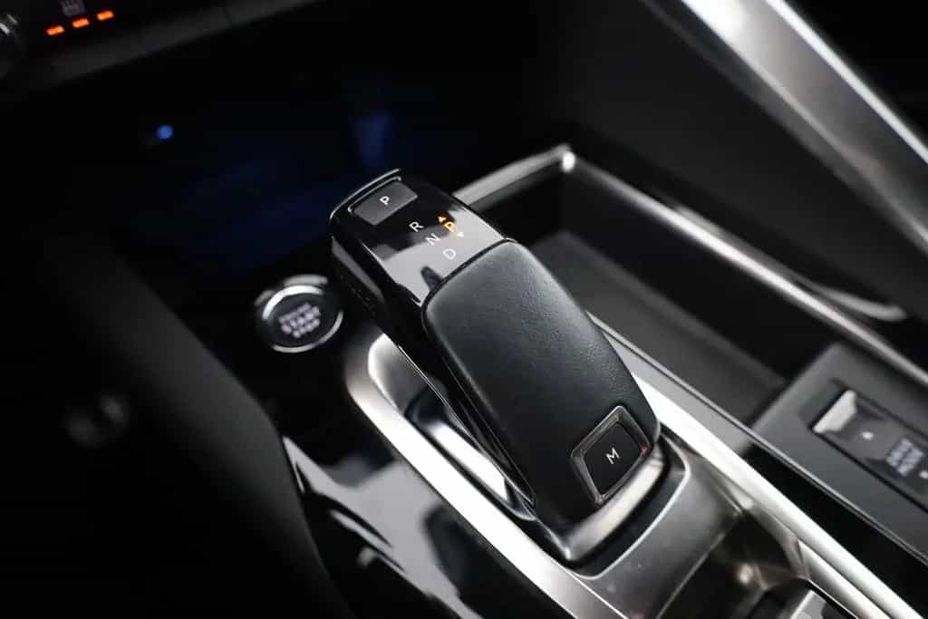 Peugeot 3008 GT 1.2 PureTech 130 Aut. LED ACC Navi 03/2023-photo-13