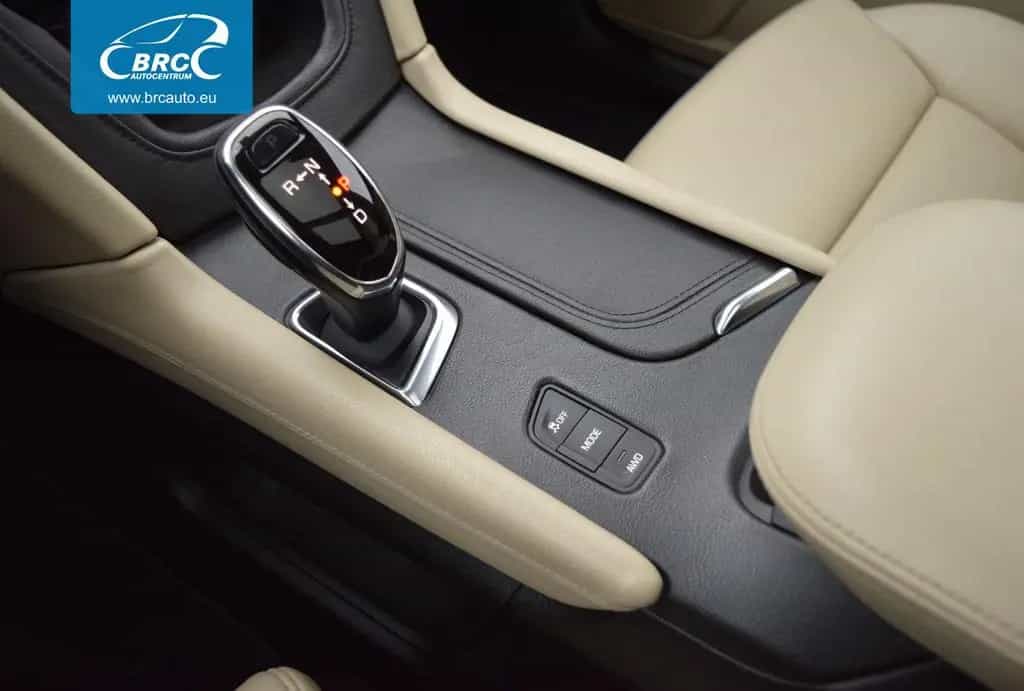 Cadillac XT5 AWD 10/2016-photo-4