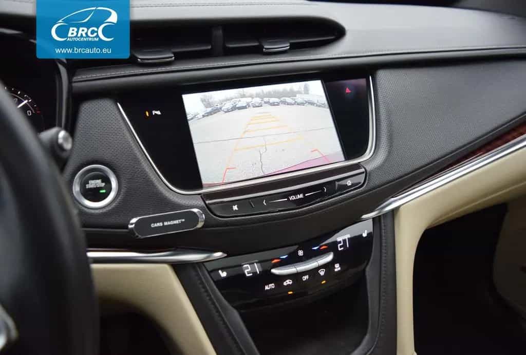 Cadillac XT5 AWD 10/2016-photo-6