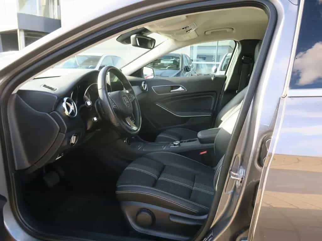 Mercedes-Benz GLA-Class 200 Urban Business-Paket LED GarminMap 05/2020-photo-5