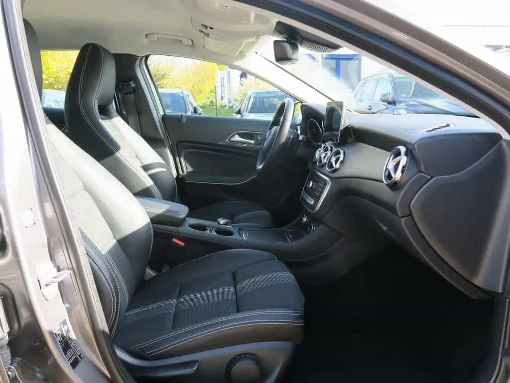Mercedes-Benz GLA-Class 200 Urban Business-Paket LED GarminMap 05/2020-photo-9