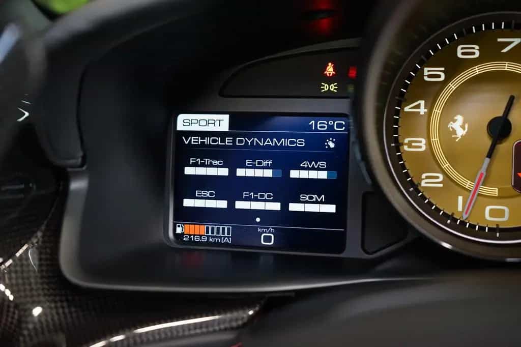 Ferrari GTC4Lusso T*V8*PANO*CARBON*LIFT*CZ 06/2017-photo-26