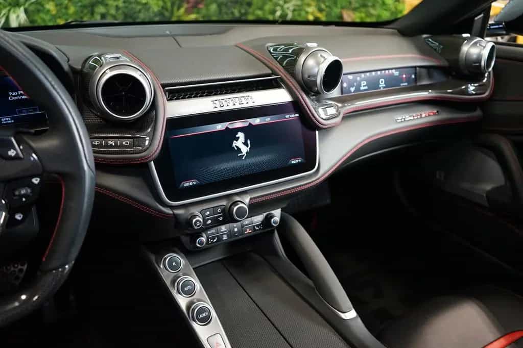 Ferrari GTC4Lusso T*V8*PANO*CARBON*LIFT*CZ 06/2017-photo-29