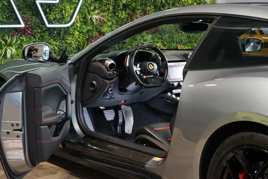 Ferrari GTC4Lusso T*V8*PANO*CARBON*LIFT*CZ 06/2017-photo-41