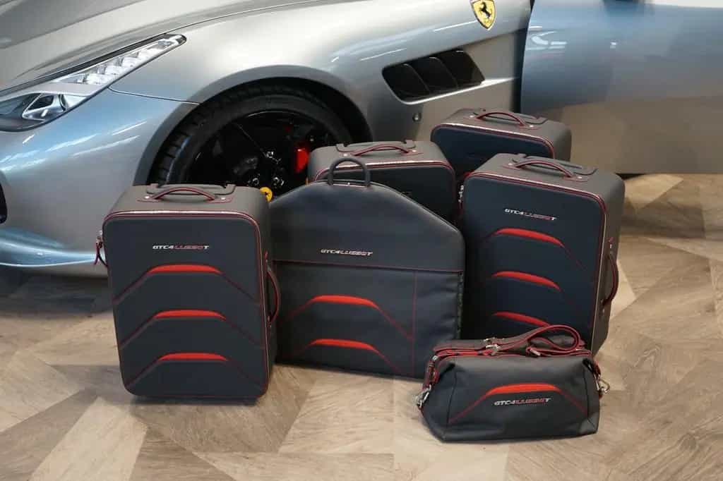 Ferrari GTC4Lusso T*V8*PANO*CARBON*LIFT*CZ 06/2017-photo-47