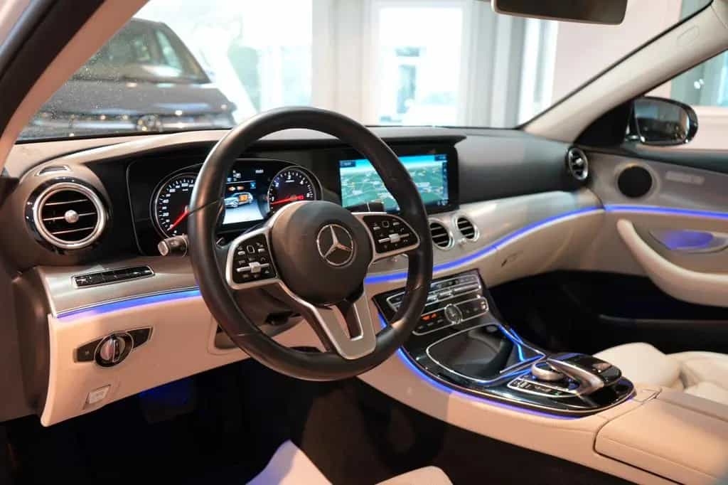 Mercedes-Benz E-Class 220 d 4Matic T 9G Avantgarde *LED*Kamera* 03/2020-photo-10