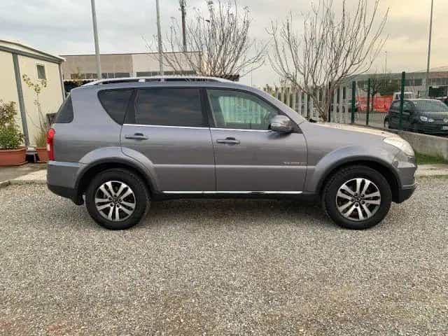 Ssangyong REXTON SSANGYONG REXTON W 2.0 Xdi 4WD A/T Top 02/2015-photo-3