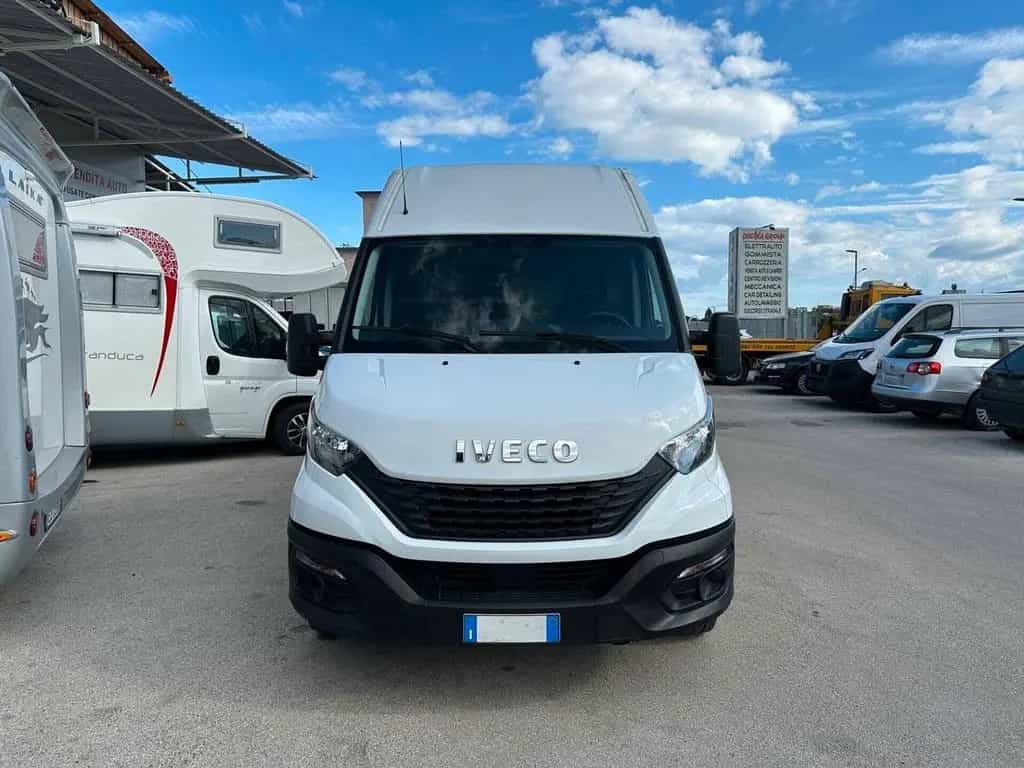 Iveco Daily 35S14 2.3 HPT PM Cabinato 136 cv 09/2021-photo-1