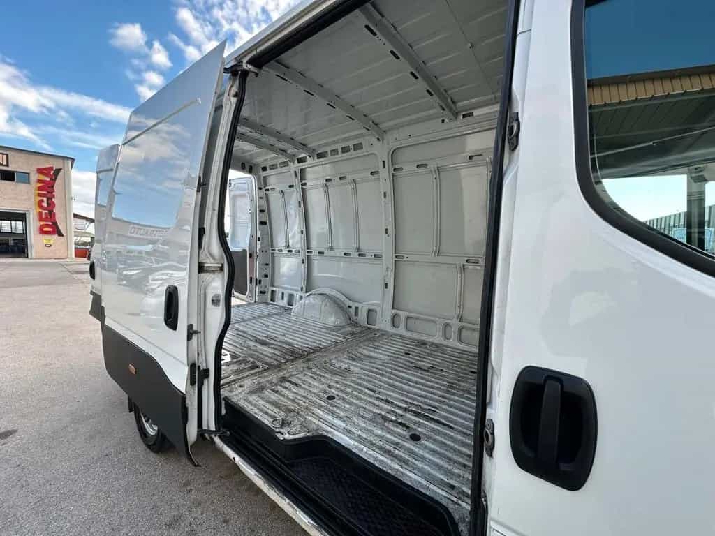 Iveco Daily 35S14 2.3 HPT PM Cabinato 136 cv 09/2021-photo-13
