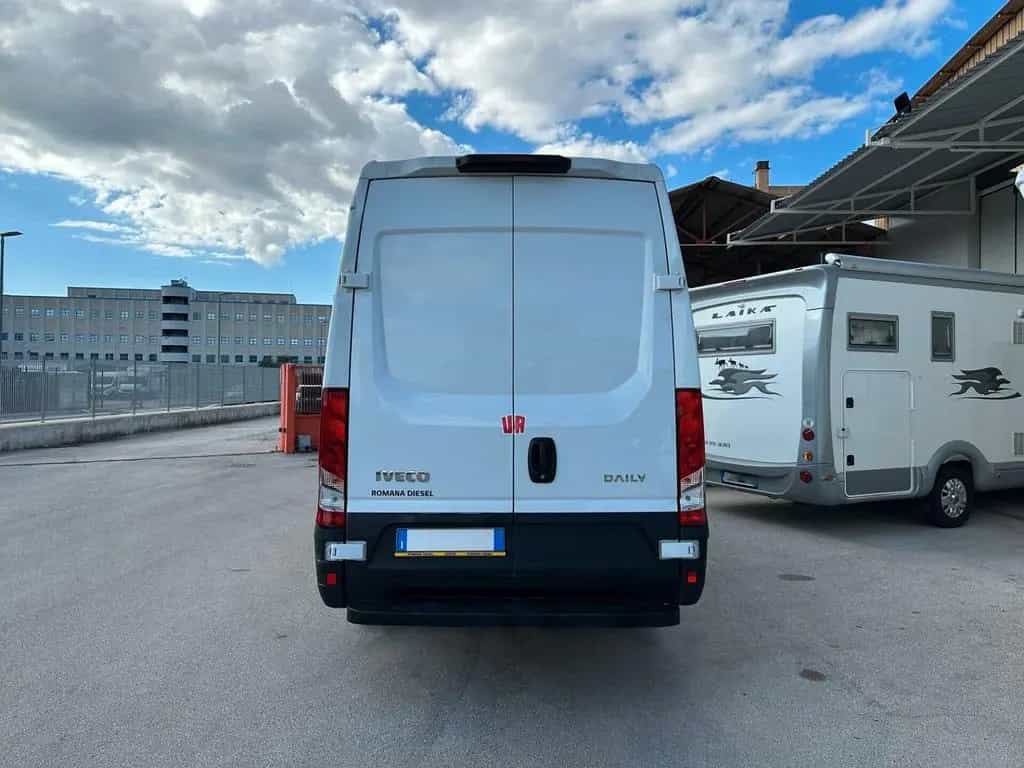 Iveco Daily 35S14 2.3 HPT PM Cabinato 136 cv 09/2021-photo-5