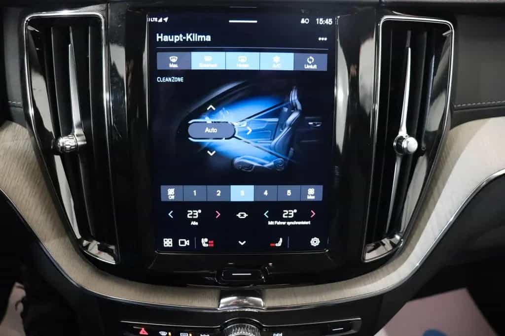 Volvo XC60 B4 D Plus Dark Inscription 12/2021-photo-14