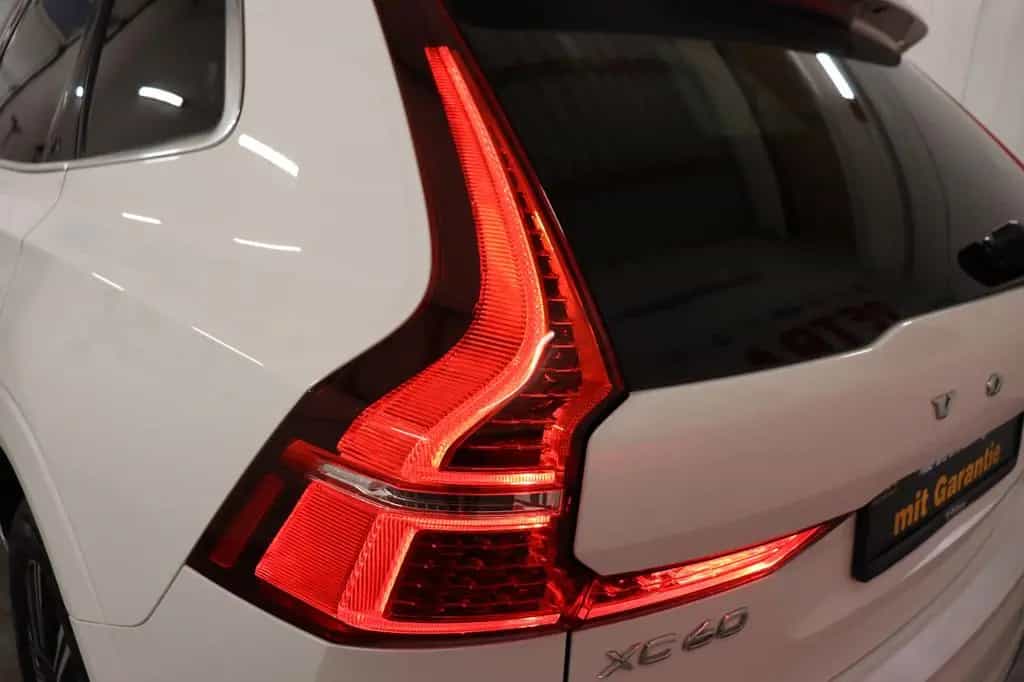 Volvo XC60 B4 D Plus Dark Inscription 12/2021-photo-28