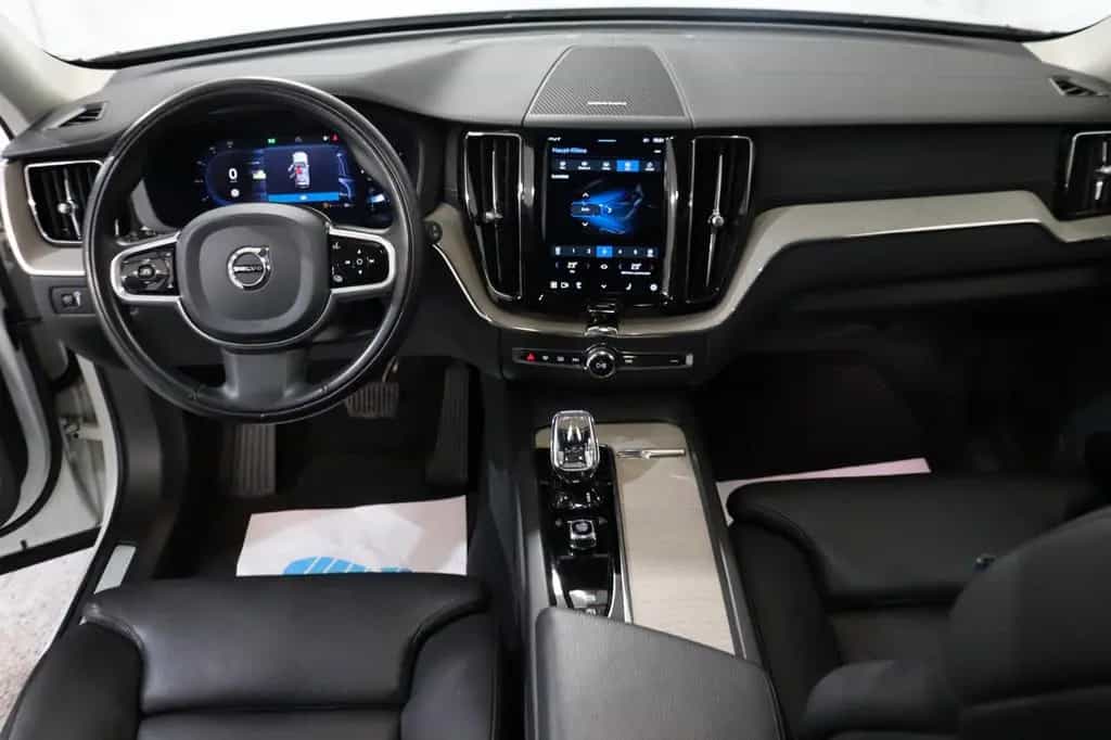 Volvo XC60 B4 D Plus Dark Inscription 12/2021-photo-6
