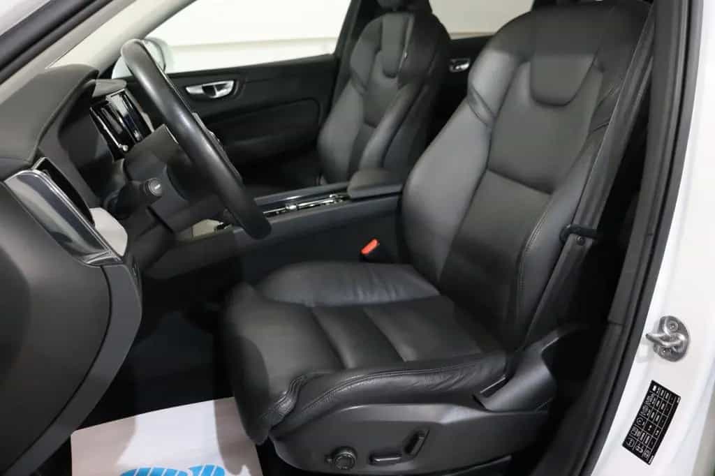 Volvo XC60 B4 D Plus Dark Inscription 12/2021-photo-8