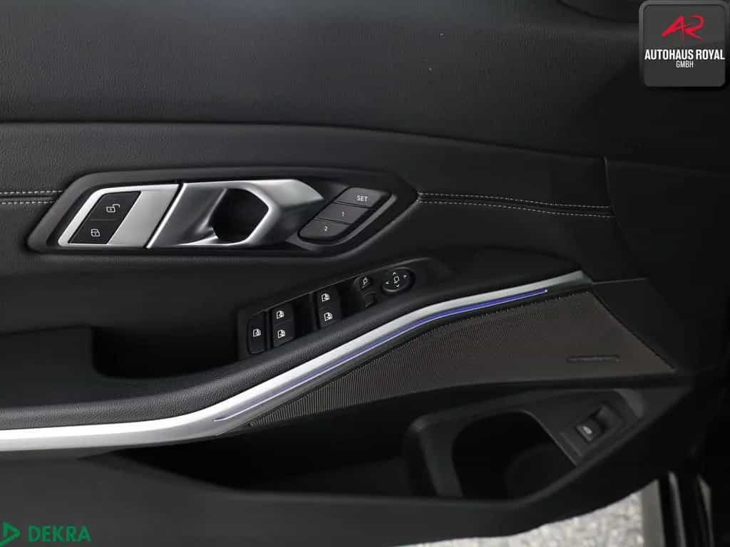 BMW 3 Series 330 i T xDrive SAG M SPORT HUD,LASER,HARMAN/K 01/2020-photo-13