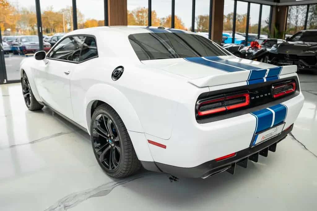 Dodge Challenger 5,7 HEMI V8 Widebody Leder Top 03/2021-photo-3