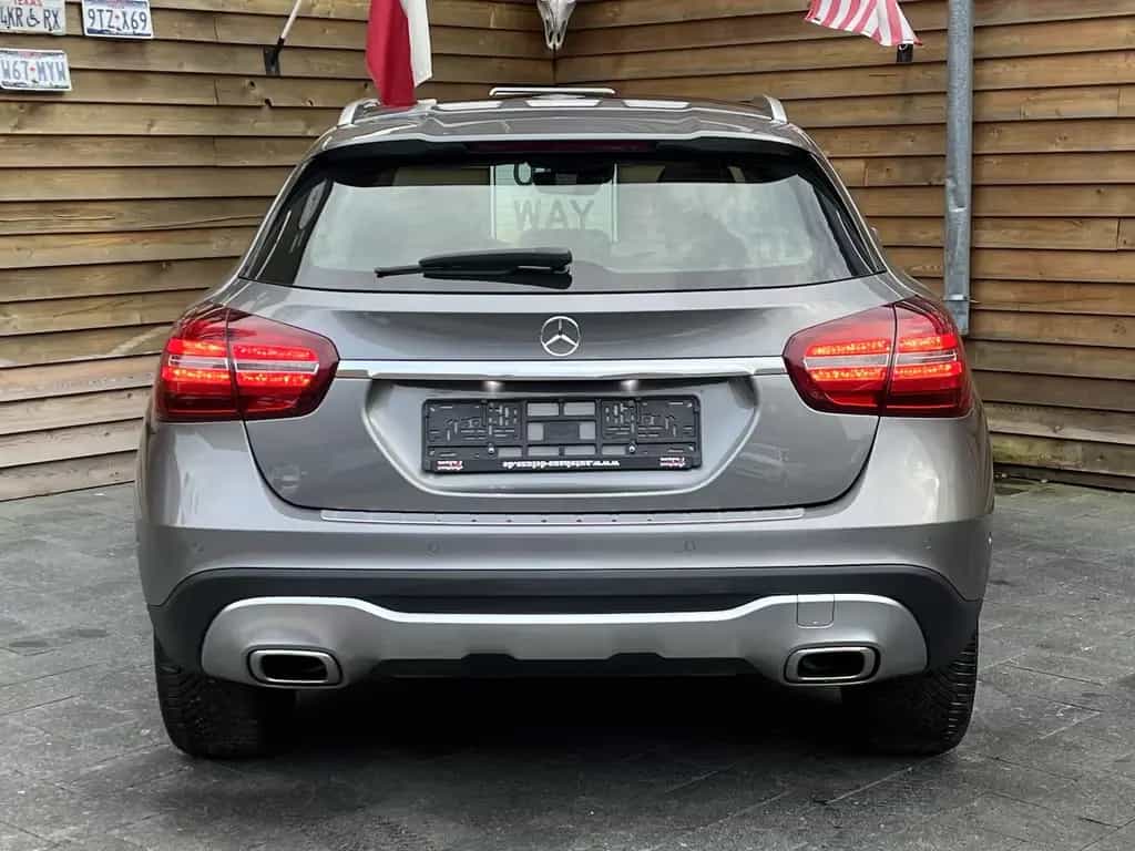 Mercedes-Benz GLA 250 4Matic LED Navi Pano Kamera GJR 05/2019-photo-11