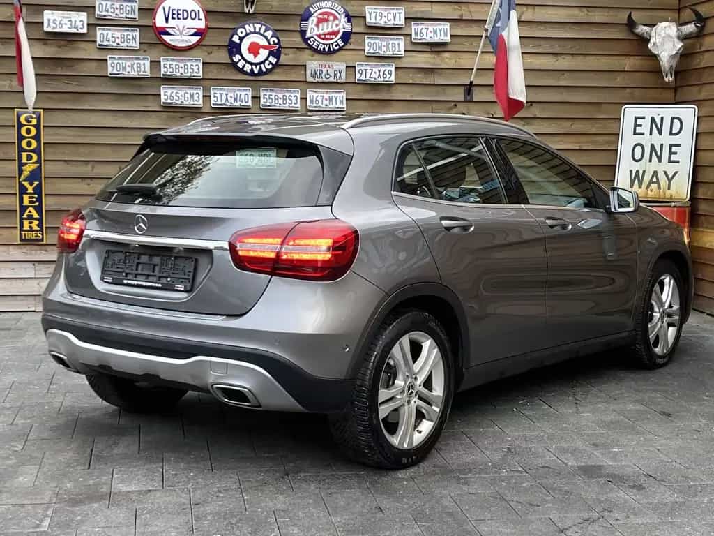 Mercedes-Benz GLA 250 4Matic LED Navi Pano Kamera GJR 05/2019-photo-12
