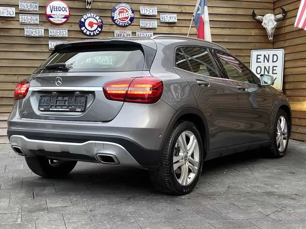Mercedes-Benz GLA 250 4Matic LED Navi Pano Kamera GJR 05/2019-photo-13