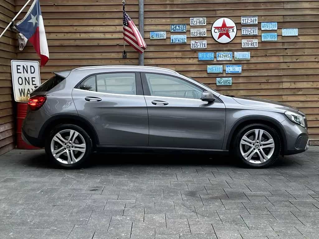 Mercedes-Benz GLA 250 4Matic LED Navi Pano Kamera GJR 05/2019-photo-14